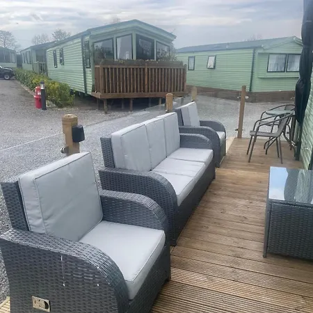 Relaxing Caravan Near District 沃金顿